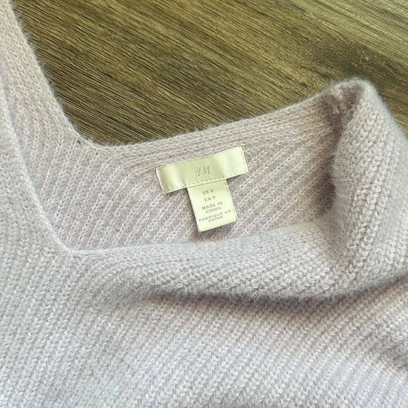 H&M sweater - Picture 2 of 3